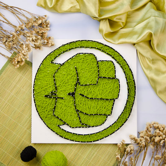Personalized Marvel Hulk string art – perfect home decor or birthday gift for superhero enthusiasts.
