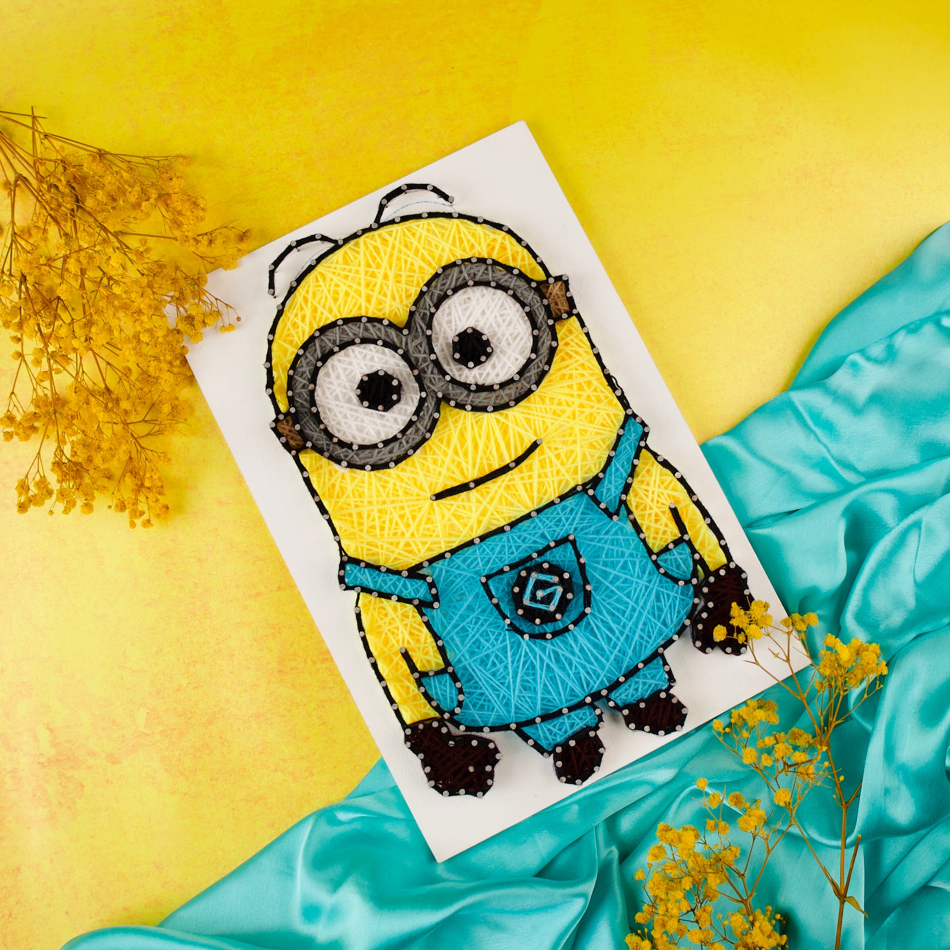 DIY Minion String Art on Canvas – Vibrant Cartoon-Inspired Room Accent.